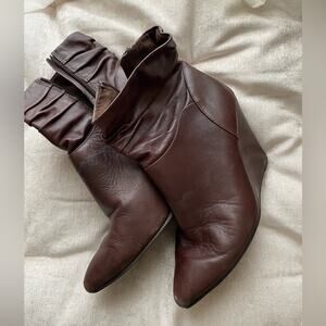 Slouchy leather boots